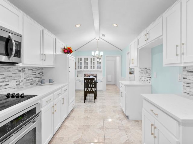 1915 Chesham Drive, Carrollton, TX 75007