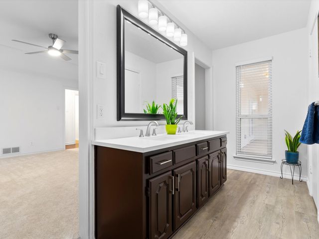 1915 Chesham Drive, Carrollton, TX 75007