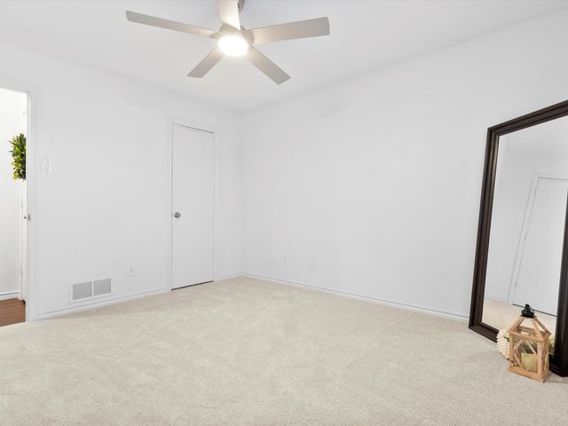 1915 Chesham Drive, Carrollton, TX 75007