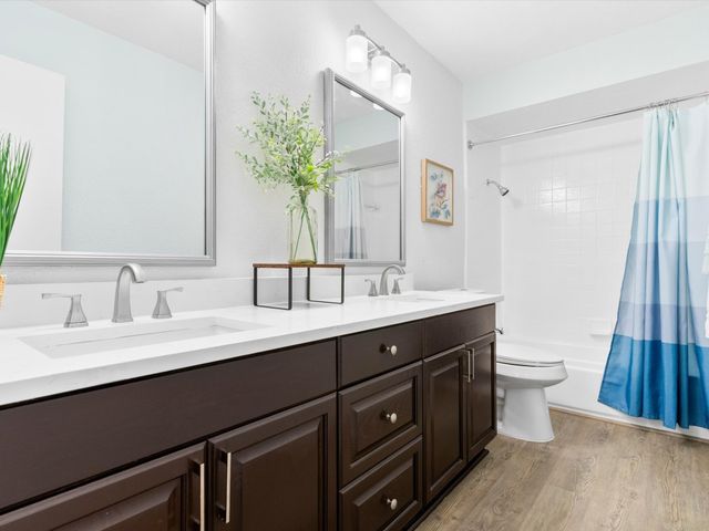 1915 Chesham Drive, Carrollton, TX 75007