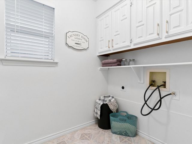 1915 Chesham Drive, Carrollton, TX 75007