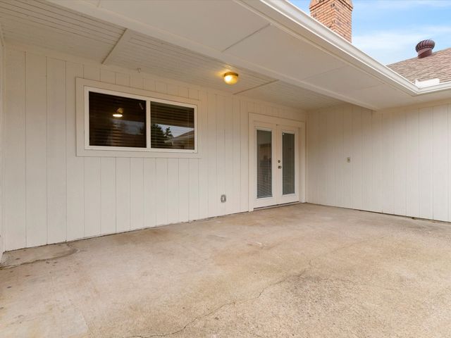 1915 Chesham Drive, Carrollton, TX 75007