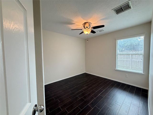 2131 Pickwick Pines Drive, Humble, TX 77396