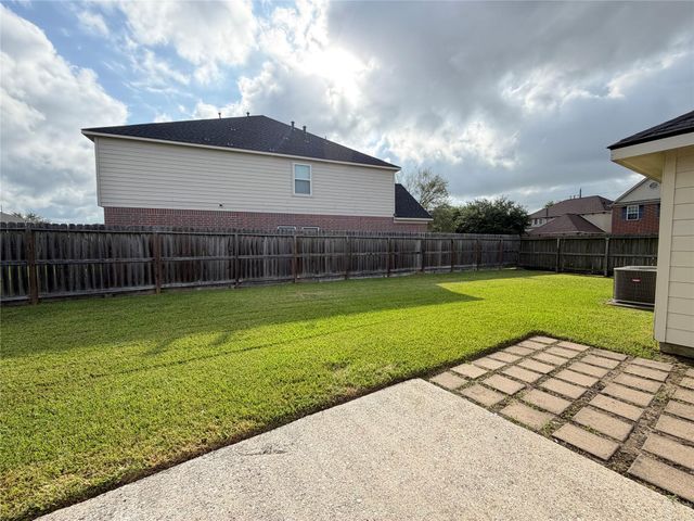 2131 Pickwick Pines Drive, Humble, TX 77396