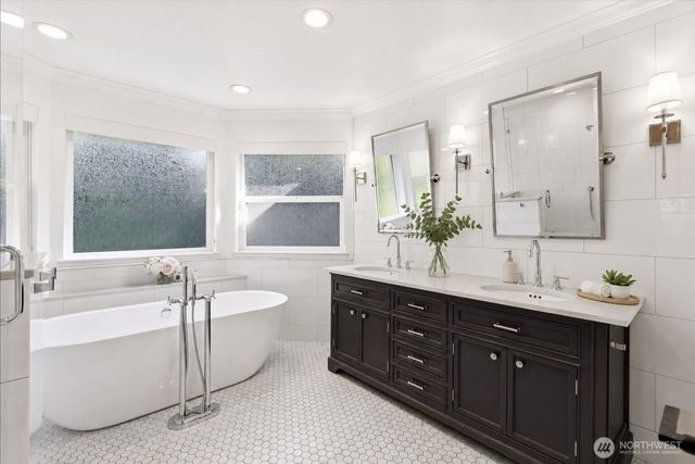 12217 NE 100th Street, Kirkland, WA 98033