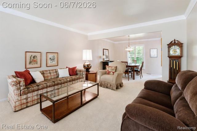 1962 Canary Court, Troy, MI 48084