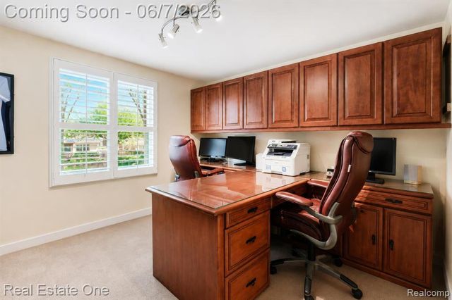 1962 Canary Court, Troy, MI 48084