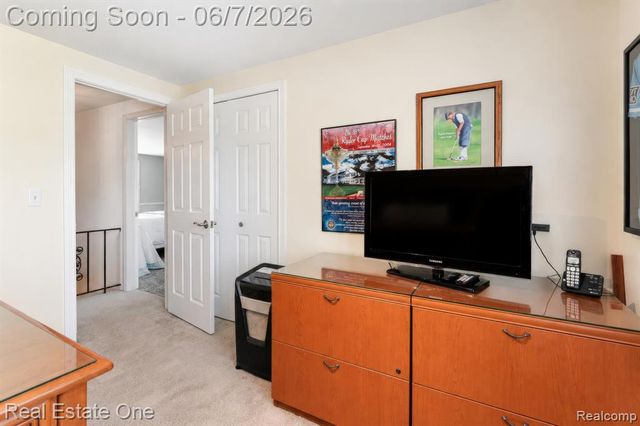 1962 Canary Court, Troy, MI 48084