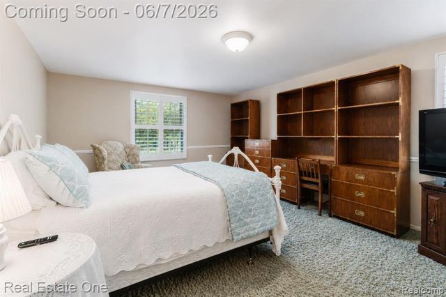 1962 Canary Court, Troy, MI 48084