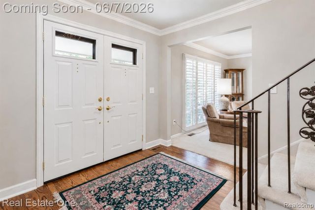 1962 Canary Court, Troy, MI 48084