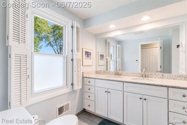 1962 Canary Court, Troy, MI 48084