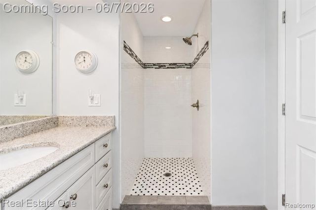 1962 Canary Court, Troy, MI 48084