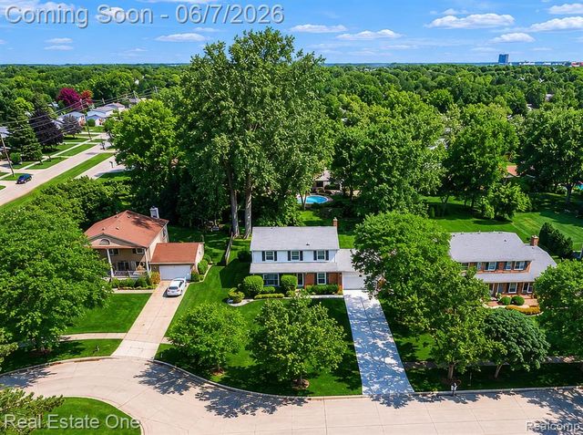 1962 Canary Court, Troy, MI 48084