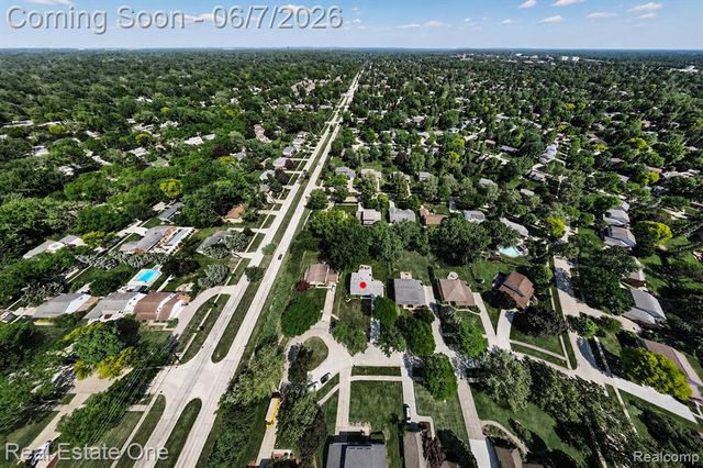 1962 Canary Court, Troy, MI 48084
