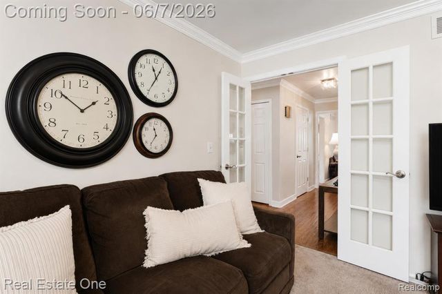 1962 Canary Court, Troy, MI 48084