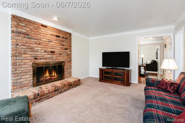 1962 Canary Court, Troy, MI 48084