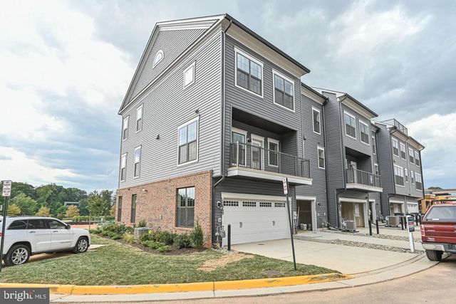 12569 TODD LN, Fairfax, VA 22033