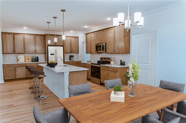 729 Crestfield DR, Chesapeake, VA 23320