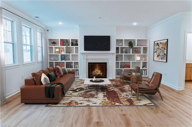 729 Crestfield DR, Chesapeake, VA 23320