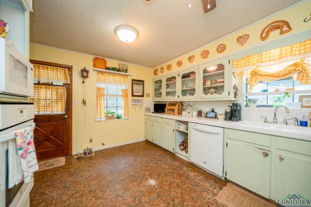 1867 Gum Springs, Longview, TX 75602