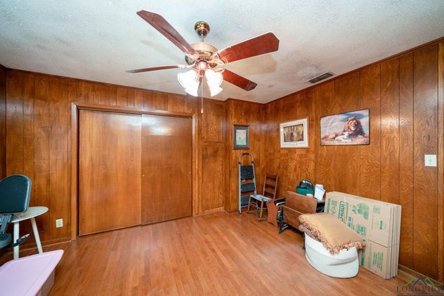 1867 Gum Springs, Longview, TX 75602