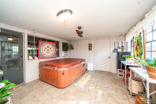 1867 Gum Springs, Longview, TX 75602