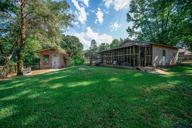 1867 Gum Springs, Longview, TX 75602
