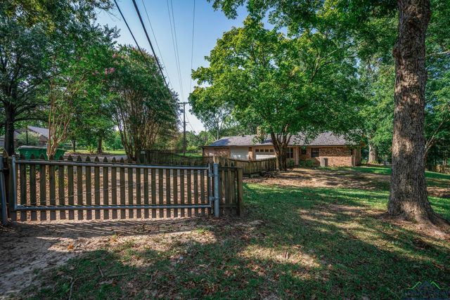 1867 Gum Springs, Longview, TX 75602