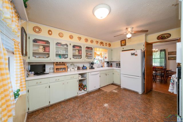 1867 Gum Springs, Longview, TX 75602