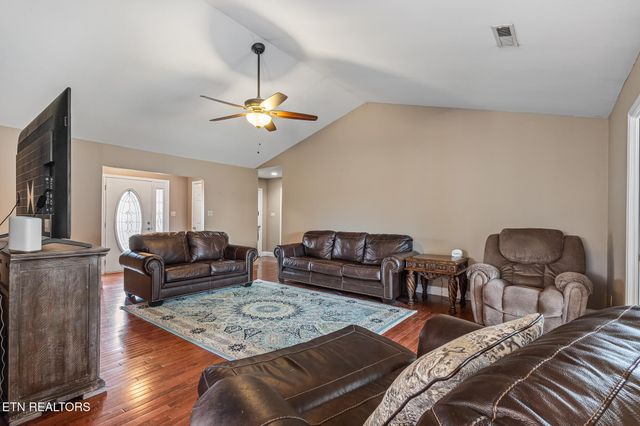 5545 J Riley West Rd, Greenback, TN 37742