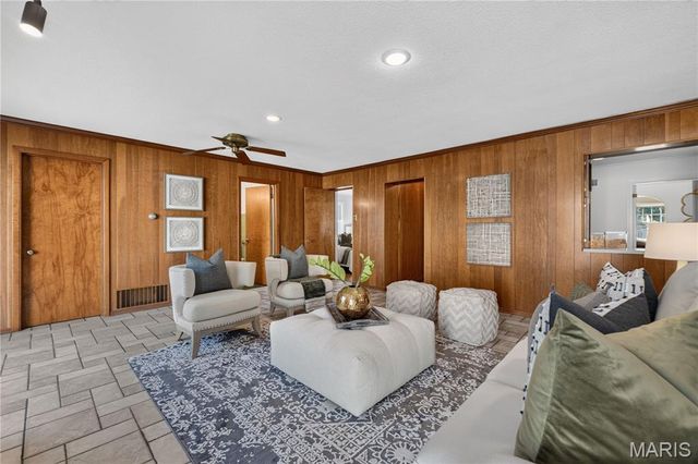 7615 N Sunset Drive, Pasadena Park, MO 63121