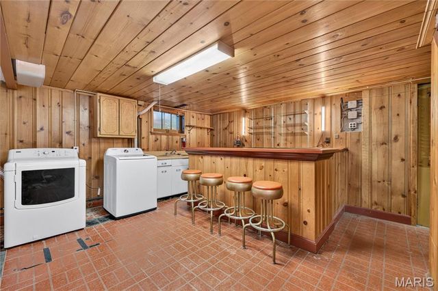7615 N Sunset Drive, Pasadena Park, MO 63121