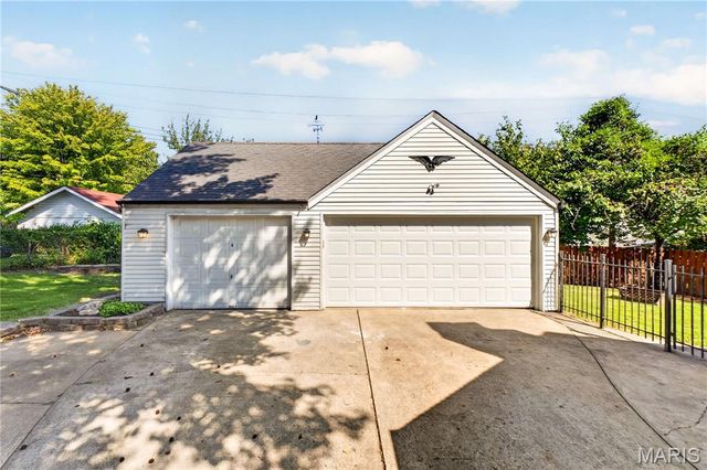 7615 N Sunset Drive, Pasadena Park, MO 63121
