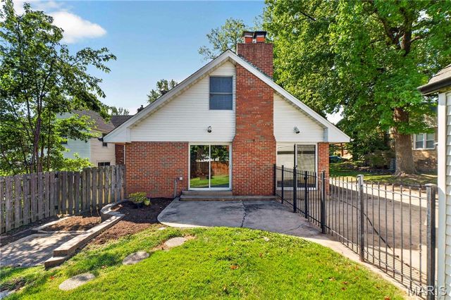 7615 N Sunset Drive, Pasadena Park, MO 63121