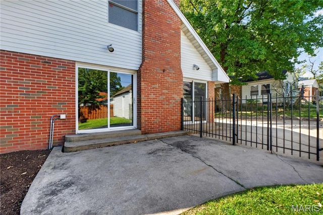 7615 N Sunset Drive, Pasadena Park, MO 63121
