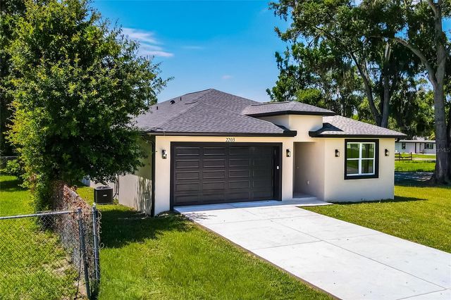 2203 W LOWRY AVENUE, Plant City, FL 33563