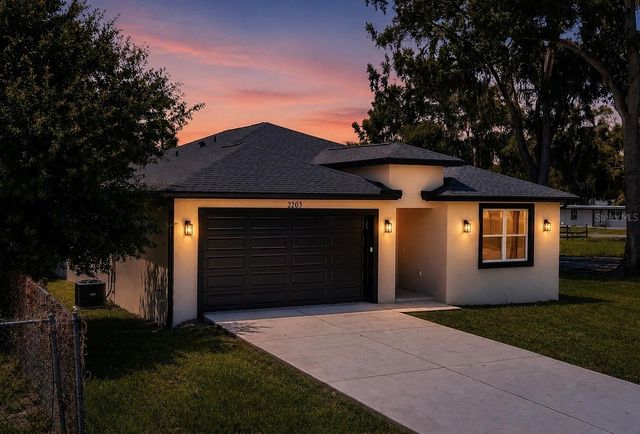 2203 W LOWRY AVENUE, Plant City, FL 33563