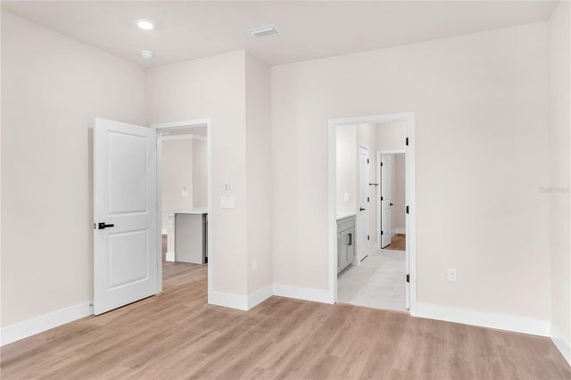 2203 W LOWRY AVENUE, Plant City, FL 33563
