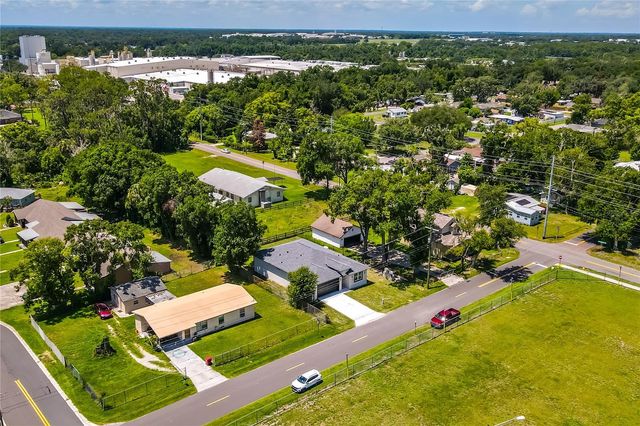 2203 W LOWRY AVENUE, Plant City, FL 33563
