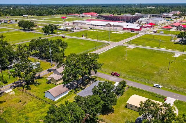 2203 W LOWRY AVENUE, Plant City, FL 33563