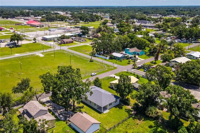 2203 W LOWRY AVENUE, Plant City, FL 33563