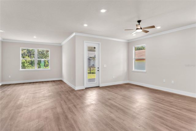 2203 W LOWRY AVENUE, Plant City, FL 33563
