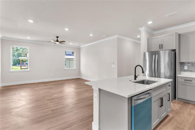 2203 W LOWRY AVENUE, Plant City, FL 33563