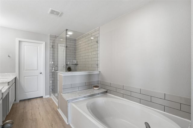 709 N Bayshore Drive, La Porte, TX 77571