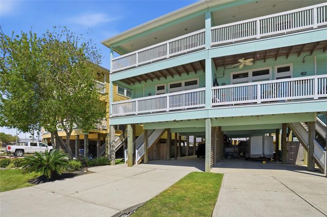 709 N Bayshore Drive, La Porte, TX 77571