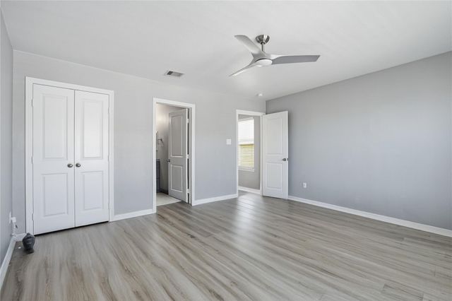 709 N Bayshore Drive, La Porte, TX 77571