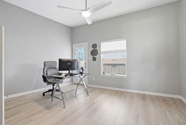 709 N Bayshore Drive, La Porte, TX 77571