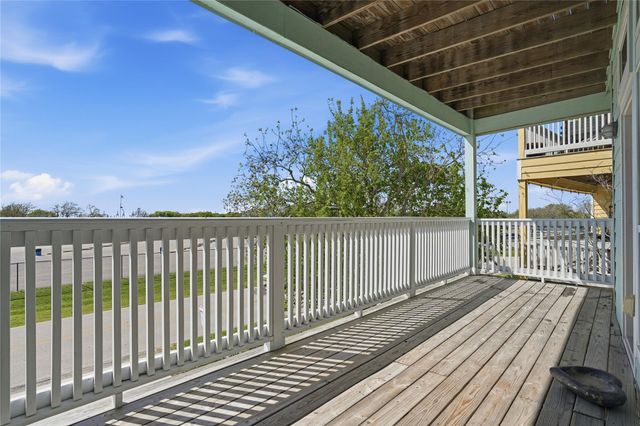 709 N Bayshore Drive, La Porte, TX 77571