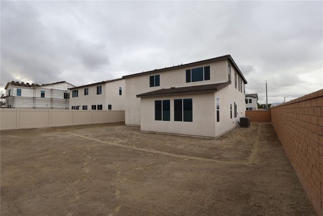 868 Railway Lane, Redlands, CA 92374