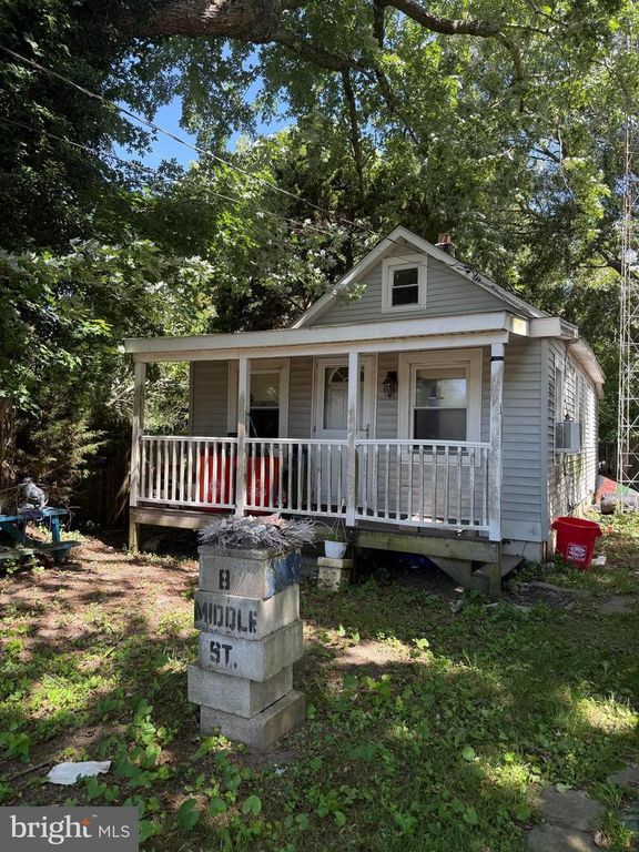 8 MIDDLE ST, Heislerville, NJ 08324
